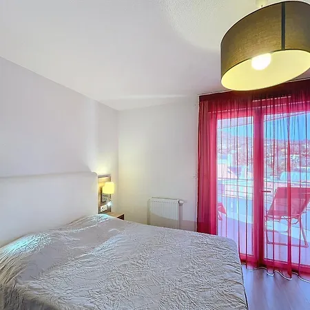 Bel F3 Climatise Avec Parkings, Terrasse Et Vue Sur Montagnes A 50m Du Centre Et Des Thermes - Fr-1-451-213 * 라말루-레-뱅