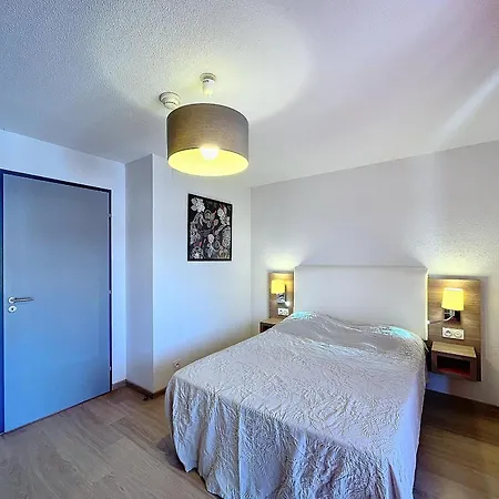 Bel F3 Climatise Avec Parkings, Terrasse Et Vue Sur Montagnes A 50m Du Centre Et Des Thermes - Fr-1-451-213 Apartman *