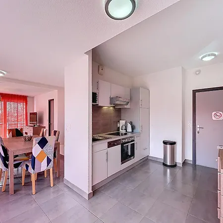 Bel F3 Climatise Avec Parkings, Terrasse Et Vue Sur Montagnes A 50m Du Centre Et Des Thermes - Fr-1-451-213 * 라말루-레-뱅
