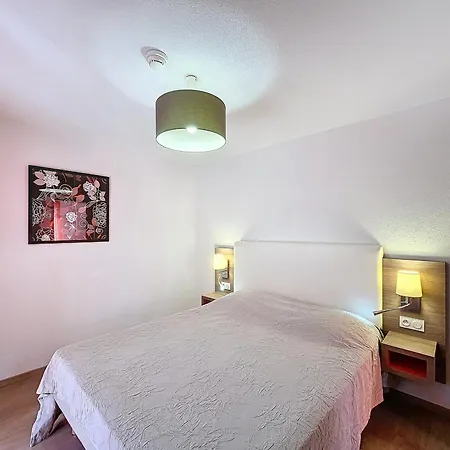 Bel F3 Climatise Avec Parkings, Terrasse Et Vue Sur Montagnes A 50m Du Centre Et Des Thermes - Fr-1-451-213 Apartman *