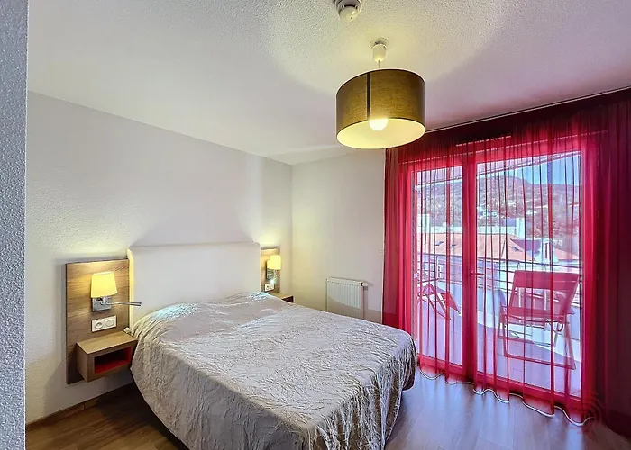 Apartamento Bel F3 Climatisé Avec Parkings, Terrasse Et Vue Sur Montagnes à 50m Du Centre Et Des Thermes - Fr-1-451-213