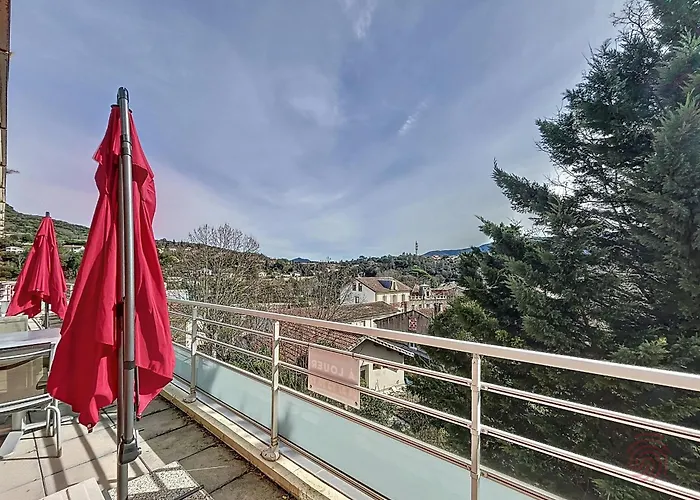 Bel F3 Climatisé Avec Parkings, Terrasse Et Vue Sur Montagnes à 50m Du Centre Et Des Thermes - Fr-1-451-213
