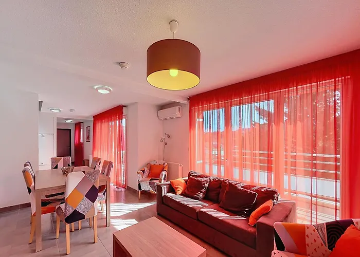 Bel F3 Climatisé Avec Parkings, Terrasse Et Vue Sur Montagnes à 50m Du Centre Et Des Thermes - Fr-1-451-213 * Lamalou-les-Bains