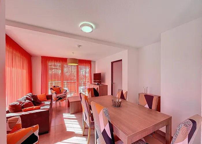 Apartamento Bel F3 Climatisé Avec Parkings, Terrasse Et Vue Sur Montagnes à 50m Du Centre Et Des Thermes - Fr-1-451-213